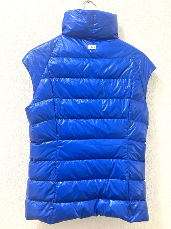 chaleco azul francia marca Escada talla L - Imagen 2
