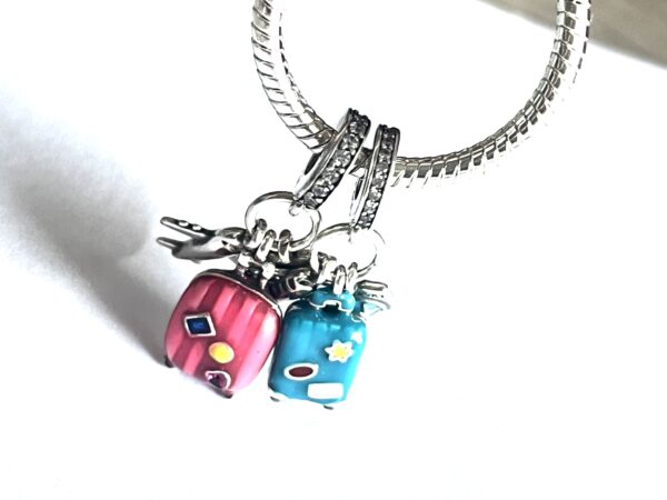 Charm de Viaje con 3 Dijes